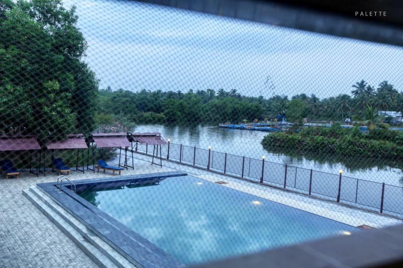 Grand Ayur Island Hotel Perumbalam Exterior photo