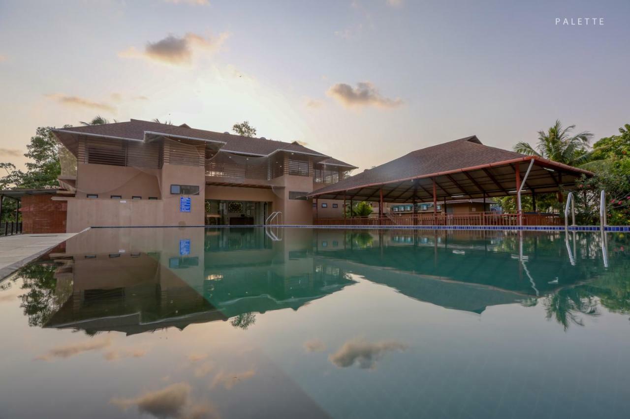 Grand Ayur Island Hotel Perumbalam Exterior photo